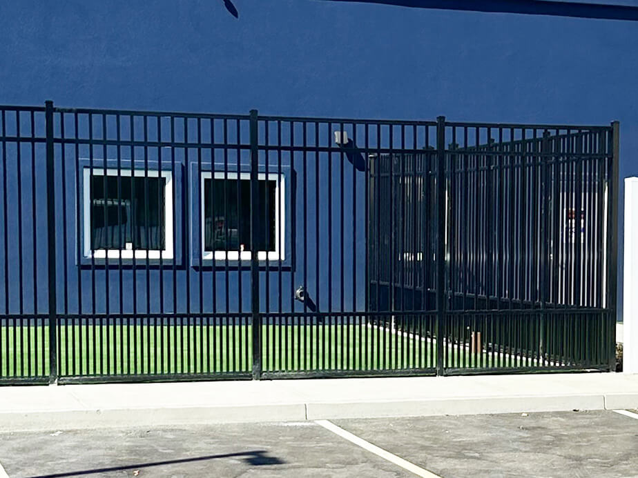 Commercial Aluminum Fence Contractor in Yuba City